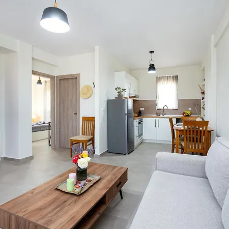 House Rytha 3 Apartment *